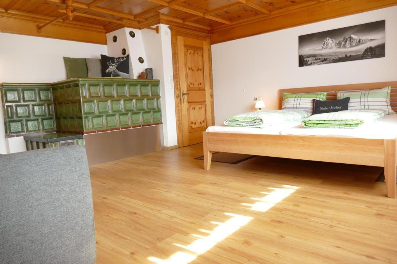 Alpenbauernhaus Konzett Schruns ภายนอก รูปภาพ